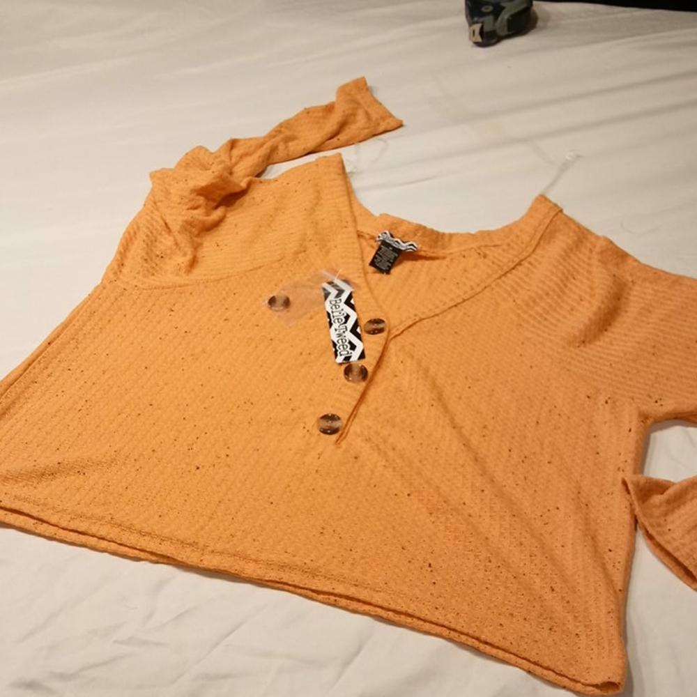 Gold Peppered NWT crop top sweater